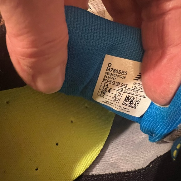 Like new!  Mens New Balance 780. Size 14 - Picture 6 of 9